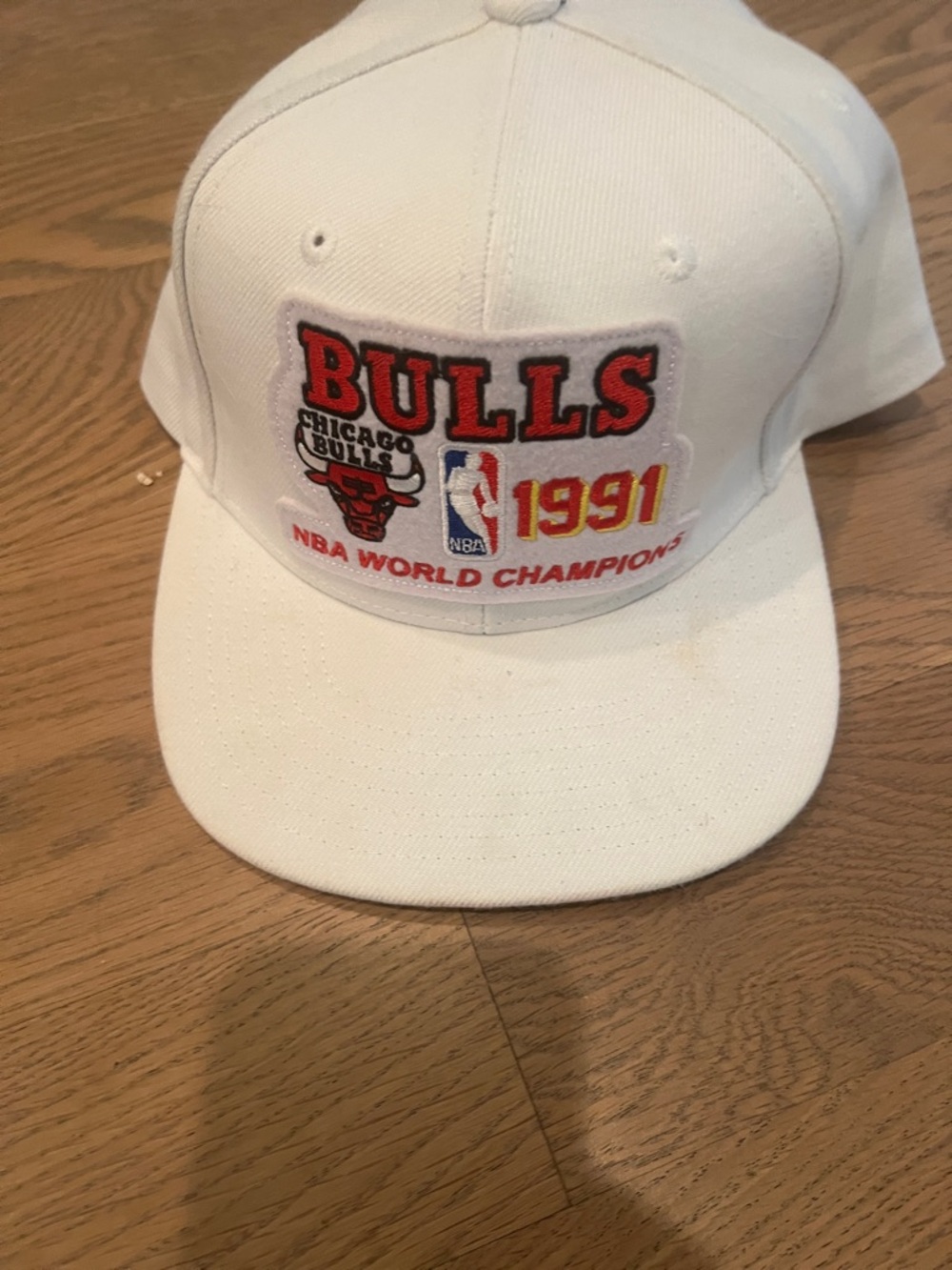 Mitchell & Ness White Chicago Bulls 1991 Patch Snapback